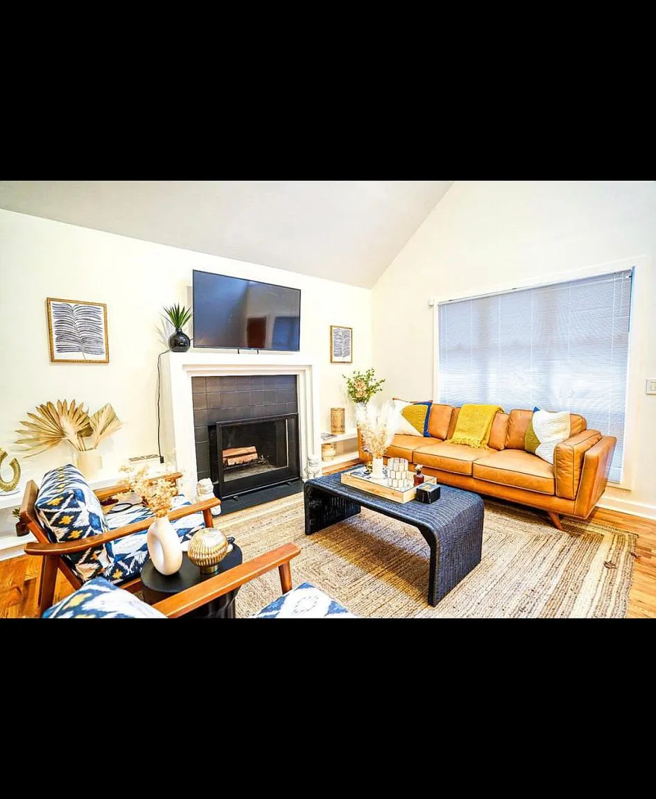 452 Sinclair Ave NE — Photo 3