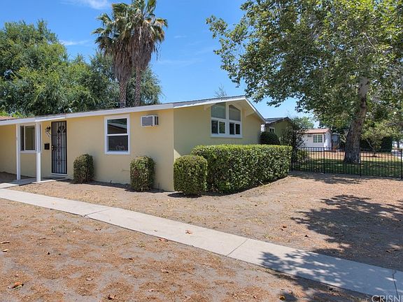 2nd image of 13861 Roscoe Blvd