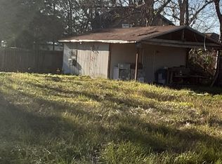 2 Benton St, Dayton, TX 77535