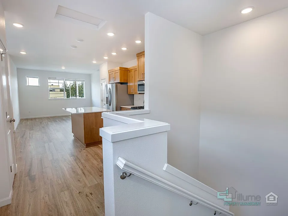 3675 SW 209th Ave