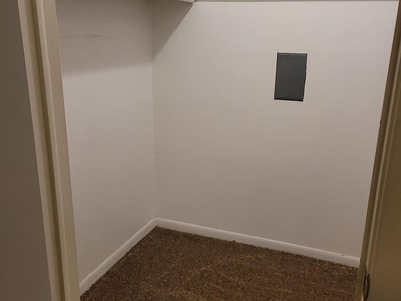 2nd image of 20818 Beaconsfield St