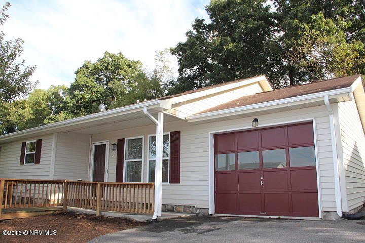 1st image of 650 Kamran Dr NW