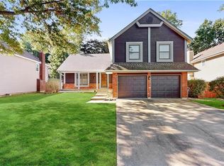 14812 S Homestead Dr, Olathe, KS 66062