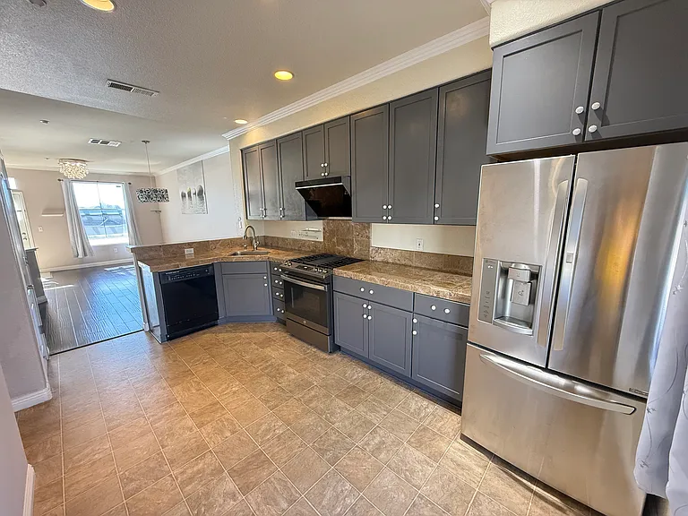 656 Grand Ter — Photo 7