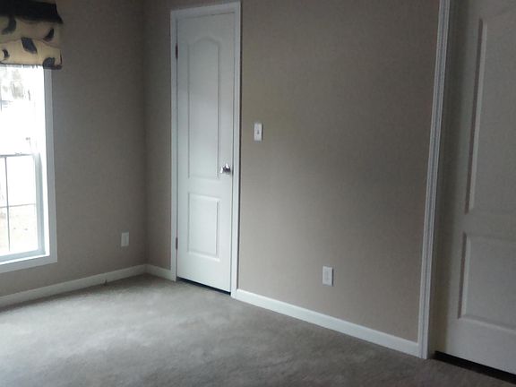 4th image of 106 Sara Ln
