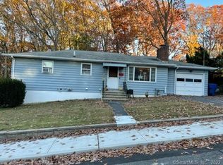 59 Peach Orchard Rd, Waterbury, CT 06706