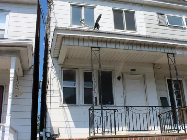 148 N Locust St, Mount Carmel, PA 17851