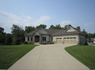460 Cypress Ct, Robins, IA 52328