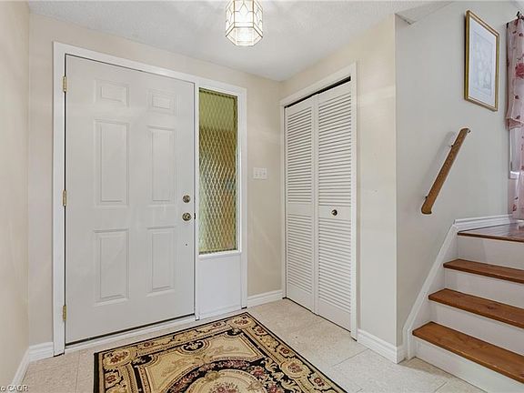 4th image of 102 Ripley Cres