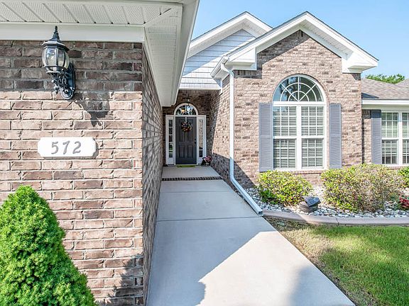 3rd image of 572 Wickham Dr