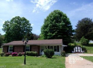 4300 N Jasmin Ct, Winston Salem, NC 27105