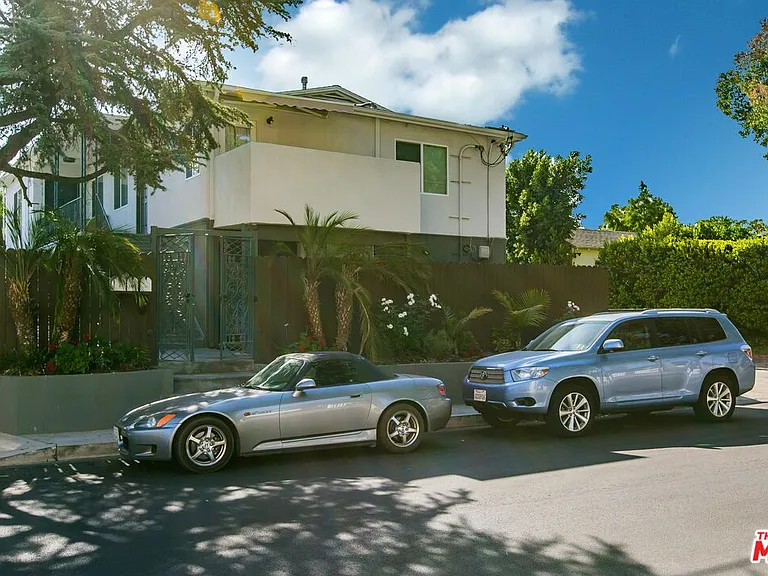 4409 Irvine Ave — Photo 24