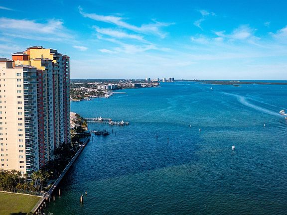 2nd image of 2640 Lakeshore Dr #1614