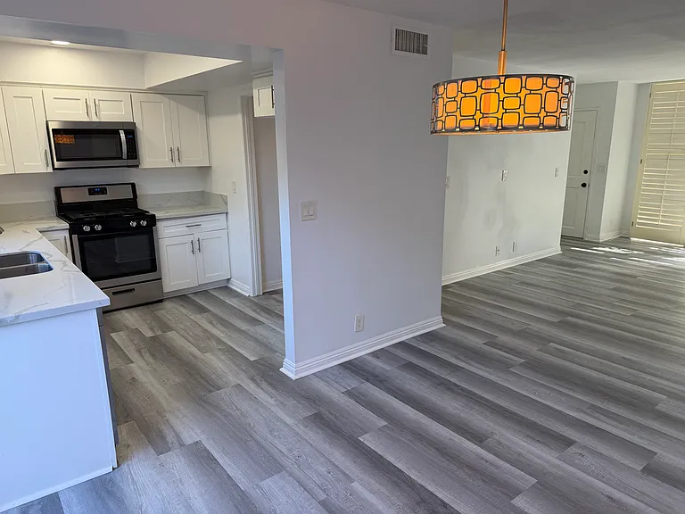 2450 Vista Hogar — Photo 32