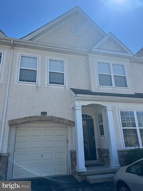 1st image of 502 Rolling Hill Dr