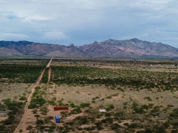 E Highland Rd, Pearce, AZ 85625