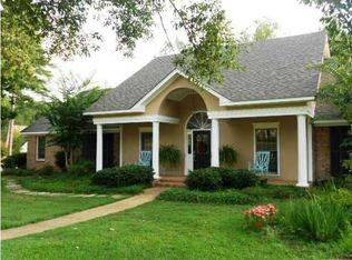 325 Woodlands Dr, Brandon, MS