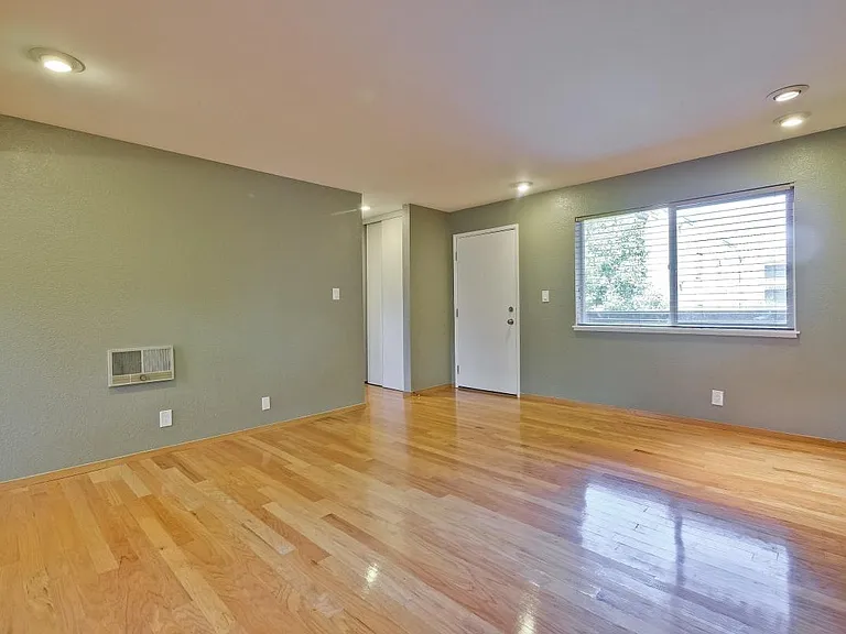 480 E Okeefe St #218 — Photo 5