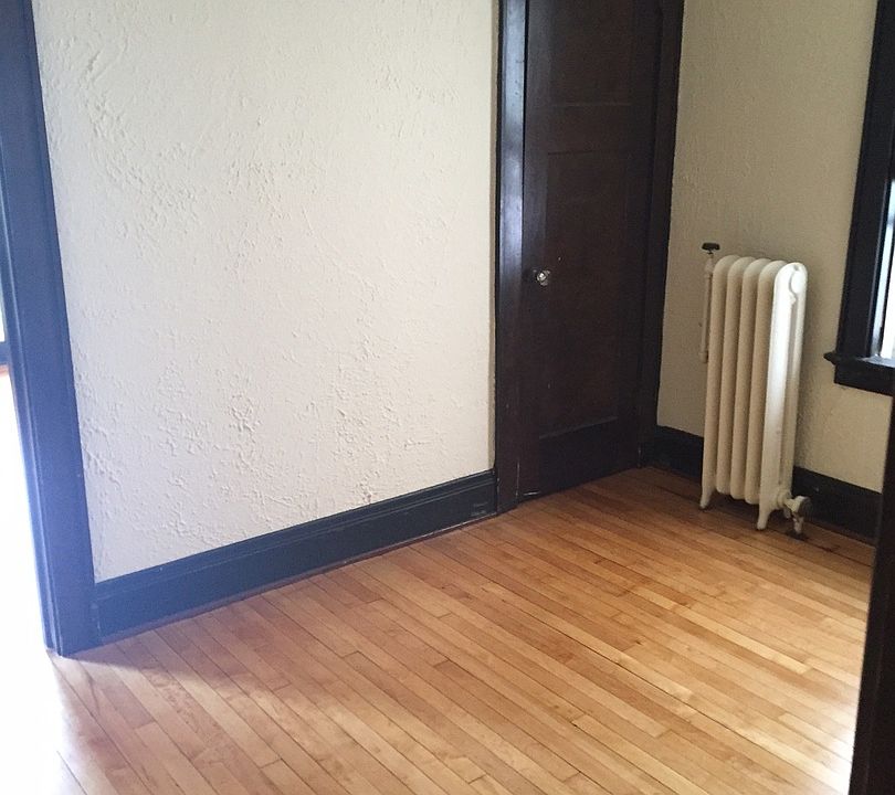 2nd image of 2628 N Stowell Ave #2