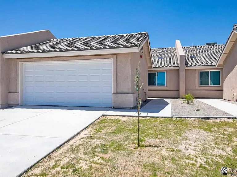3748 S Brianna Dr — Photo 1