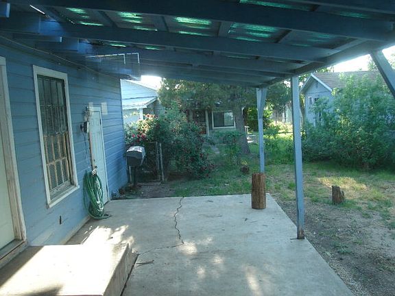 3rd image of 130 Clayton St