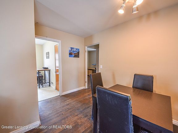 2nd image of 1002 Albert Ave