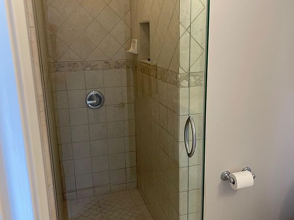 5th image of 664 Leahy St