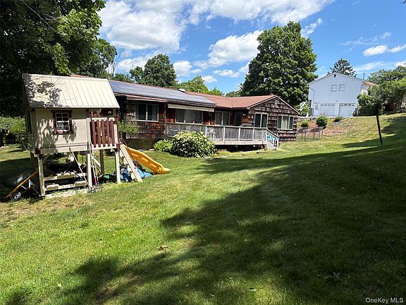 3rd image of 12 Arlington Drive