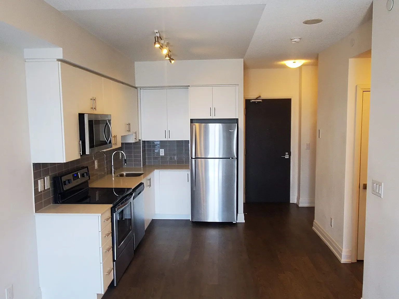 1 bed, $2,200 — Photo 4