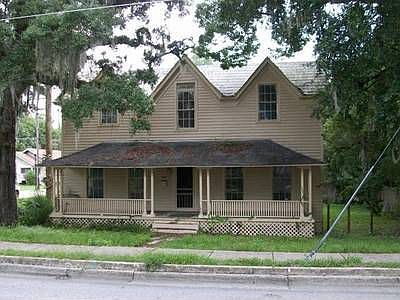 1st image of 206 NE Sanchez Ave