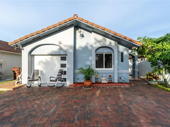 6853 W 25th Ct, Hialeah, FL 33016