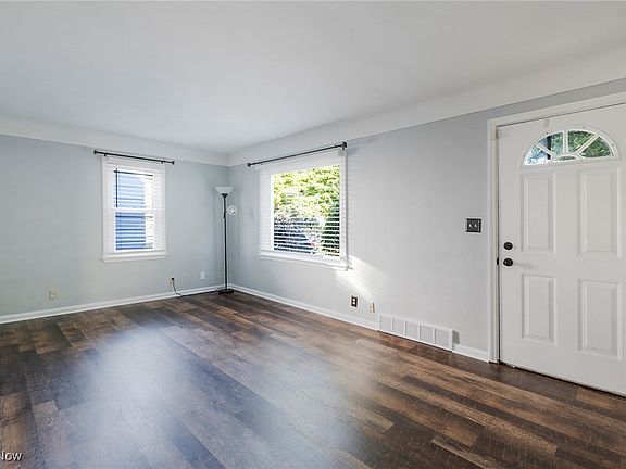5th image of 2249 Lyon Blvd