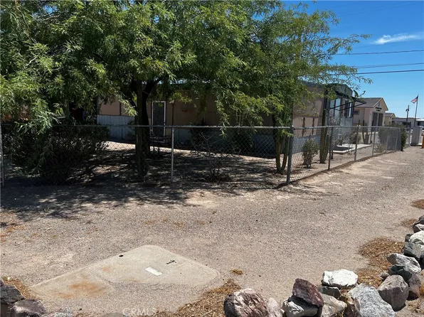 1107 Riverview Ln, Needles, CA 92363