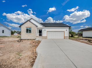 154 S Sycamore Dr, Valley Center, KS 67147
