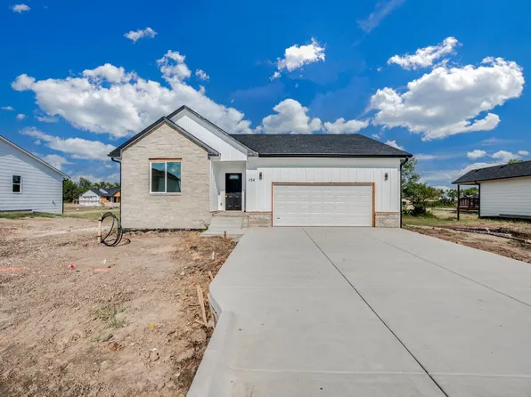154 S Sycamore Dr, Valley Center, KS 67147