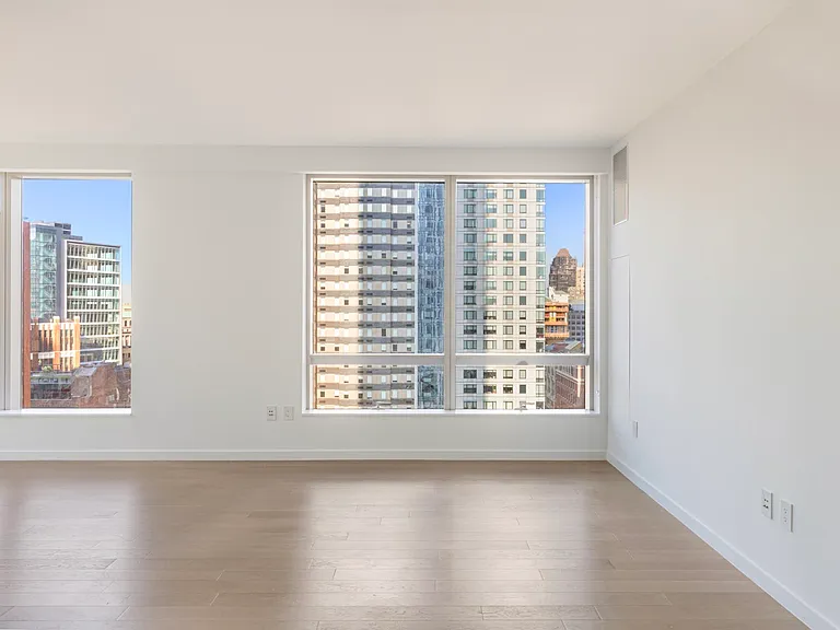 138 Willoughby St #18L — Photo 5