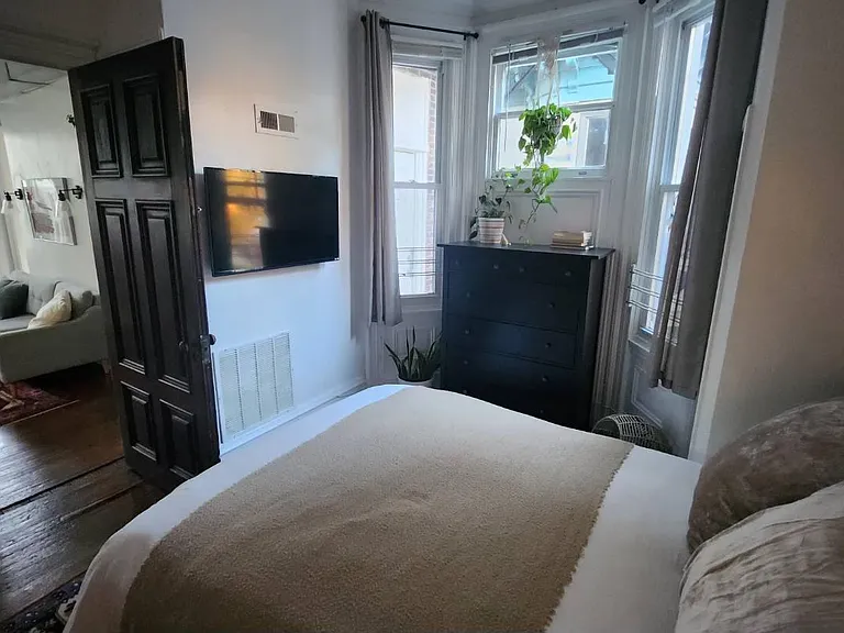 3421 Race St #2 — Photo 9