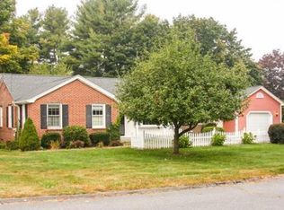 17 Hillside Dr, East Longmeadow, MA 01028