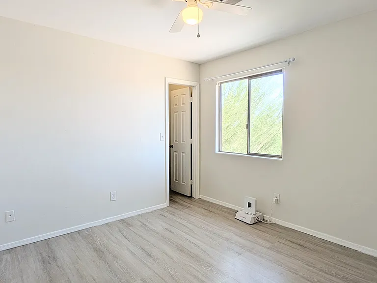 392 E Dirklay Ave — Photo 14