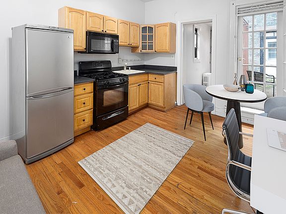 3rd image of 70 University Pl APT 10