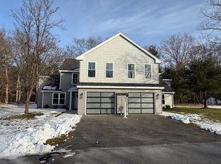 13 Barracks Rd, Hudson, MA 01749