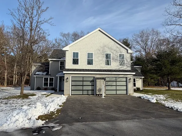 13 Barracks Rd, Hudson, MA 01749