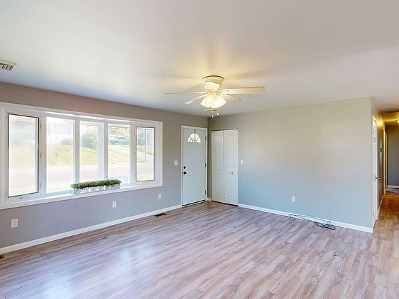 5th image of 2938 Cochran Ave