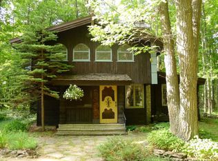 9697 Maple Grove Rd, Ephraim, WI 54211