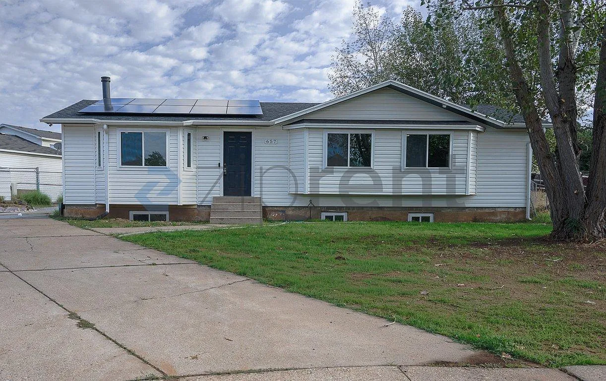 6 bed, 2398 sqft, $3,000 — Photo 1