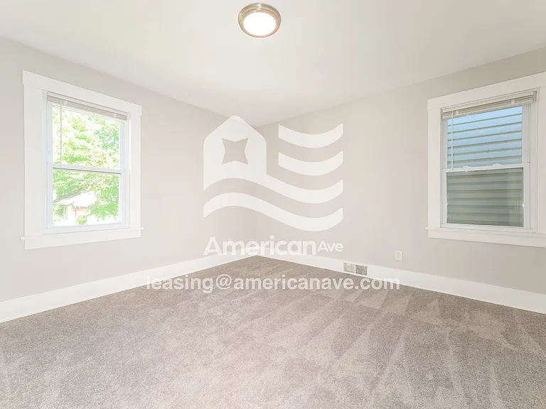 1531944_009_main_bedroom_8.jpg