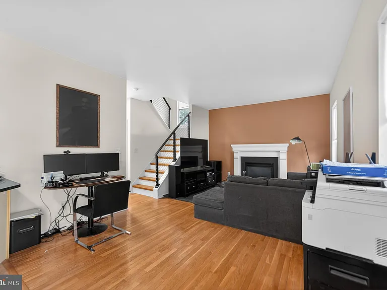 33 Lindley Dr — Photo 6