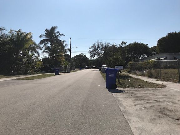 4th image of 4021 NE 12th Ave