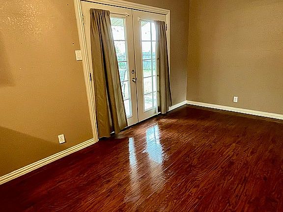 5th image of 120 NW Wanda Way