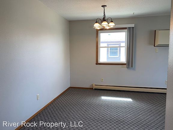 4th image of 613 6th St E Unit 2